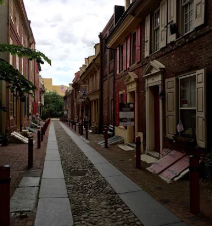Old City: Best for History, Galleries, and a Night You Can Build as You Go