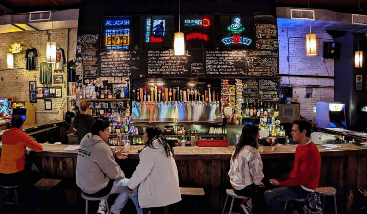 bar with games Brooklyn (Williamsburg)