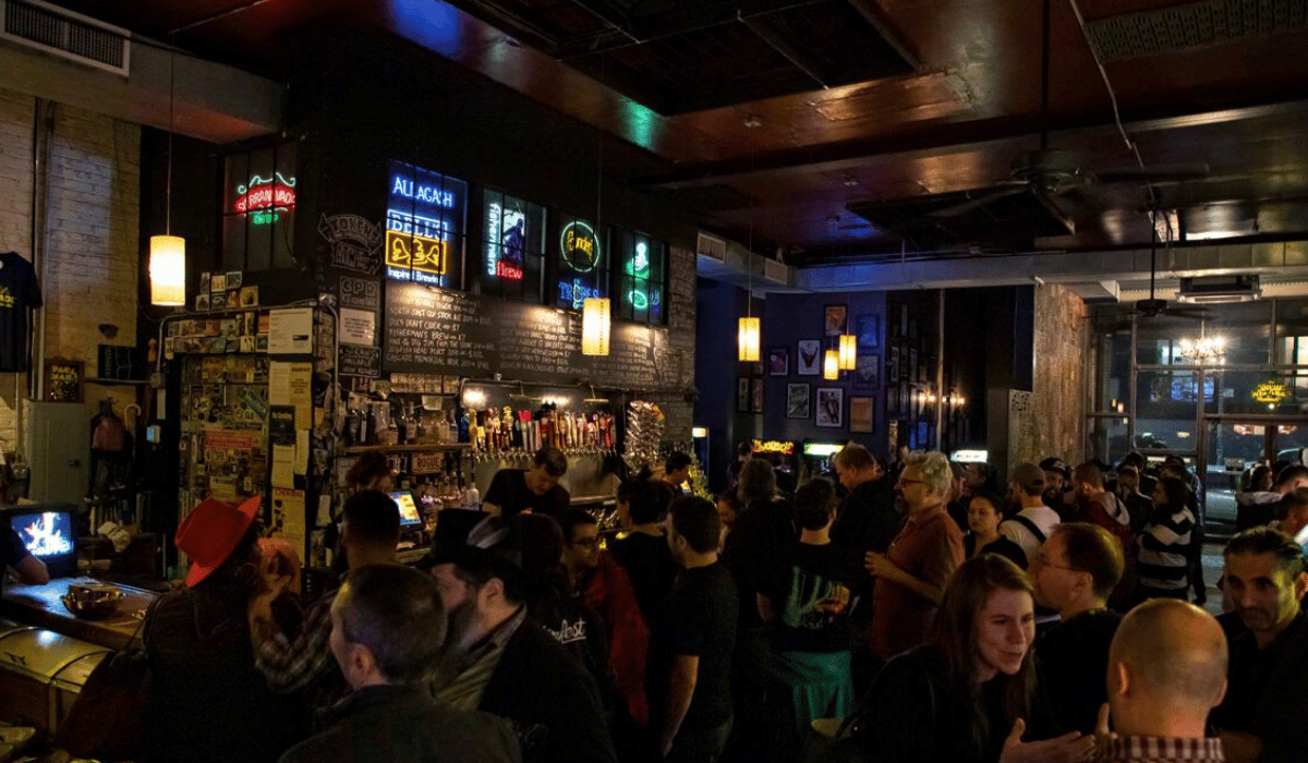 Read more about the article Bar With Games Brooklyn (Williamsburg)